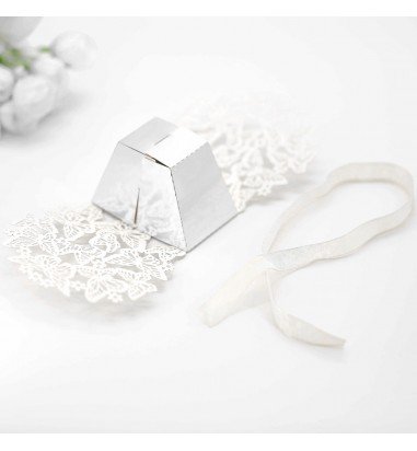 Cutiuță cu fundă model fluturași...