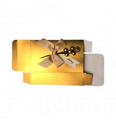 Cutie din hârtie cu fundă și floare...