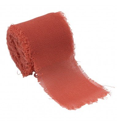 Panglică textil cu margini nefinisate...