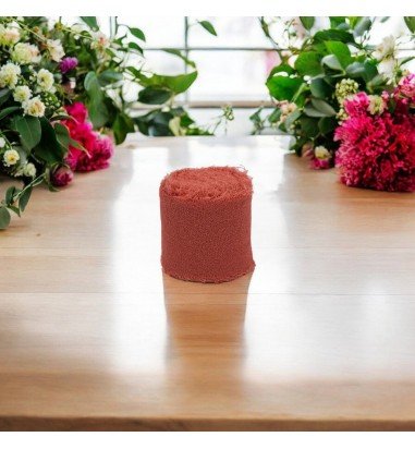 Panglică textil cu margini nefinisate...