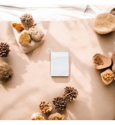 Săculeț non woven mic cu sfoară - alb...