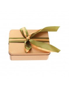 Cutie metalică aurie...