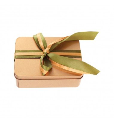 Cutie metalică aurie dreptunghiulară...