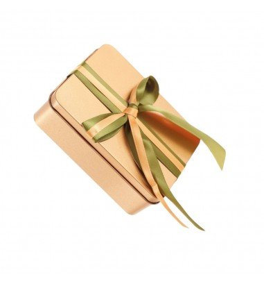 Cutie metalică aurie dreptunghiulară...