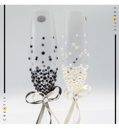 Pahare de sampanie pentru miri sau...