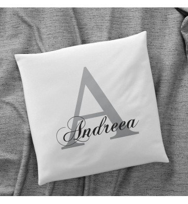 Perna personalizata cu initiala si nume