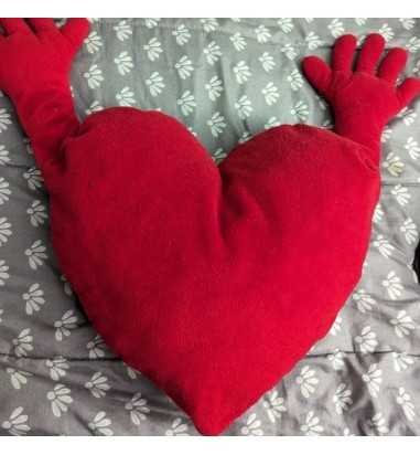 Perna in forma de inima cu maini